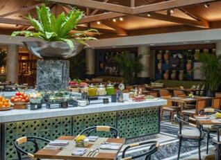 Jakarta can all hotel you eat Sunday Brunch